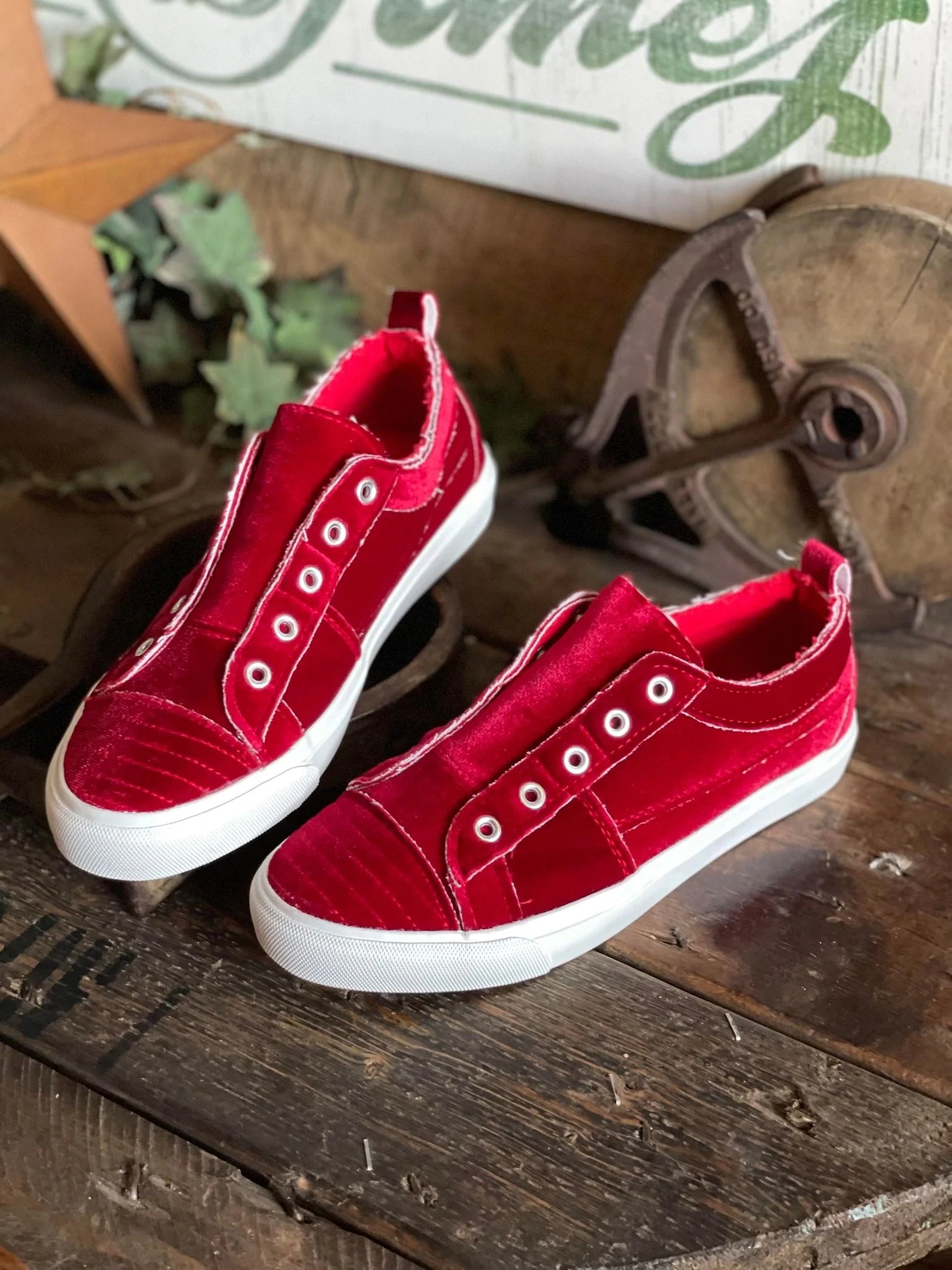Corkys Babalu Red Velvet