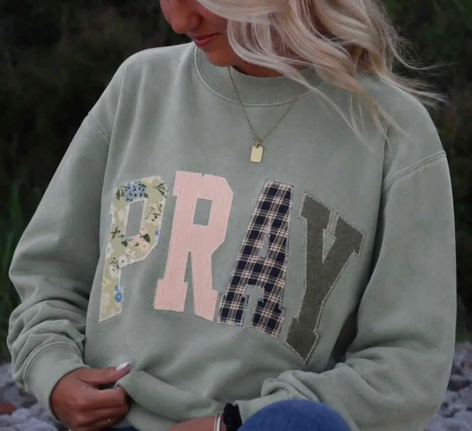 PRAY Embroidered Crew