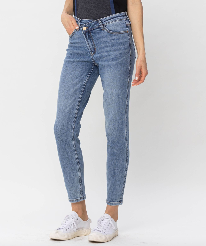 Judy Blue Crossed Over Button Jeans